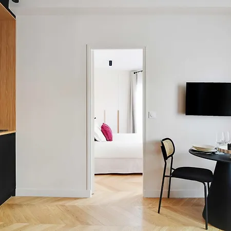 Cozy Entire Near The Eiffel Tower Apartment