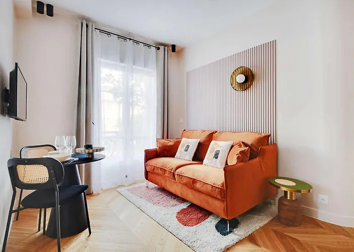 Cozy Entire Near The Eiffel Tower פריז